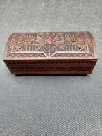 Vitage houten bijouterie kistje jaren '70., Ophalen of Verzenden, Gebruikt, Bruin, Hardcase