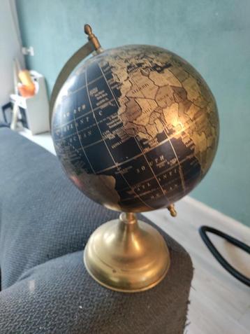 Wereldbol decoratie beschikbaar voor biedingen