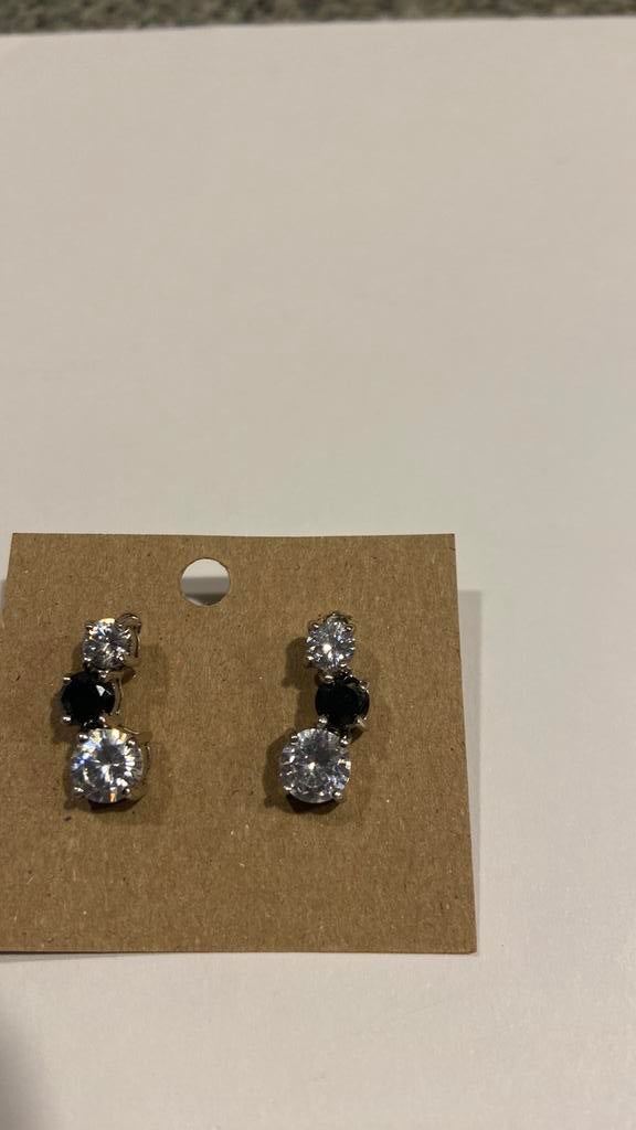 Oorstekers zilver met zirconia  en zwart git 925, Ophalen of Verzenden, Zilver, Oorbellen, Met edelsteen