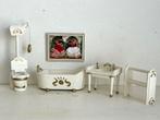 Vintage poppenhuis meubels badkamer wc bad wastafel etc, Ophalen, Zo goed als nieuw, Poppenhuis