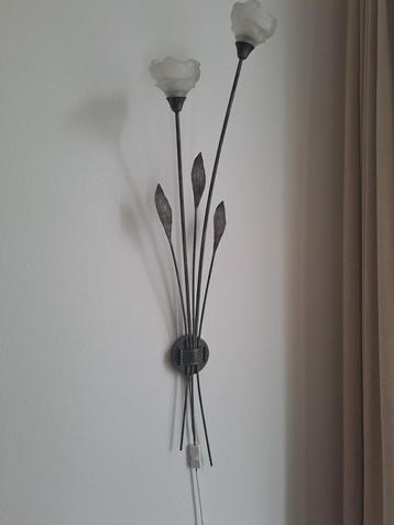 Gietijzeren Wandlamp Bloemmodel beschikbaar voor biedingen