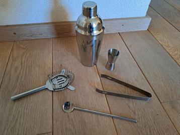 Cocktailshaker met toebehoren BIEDEN beschikbaar voor biedingen