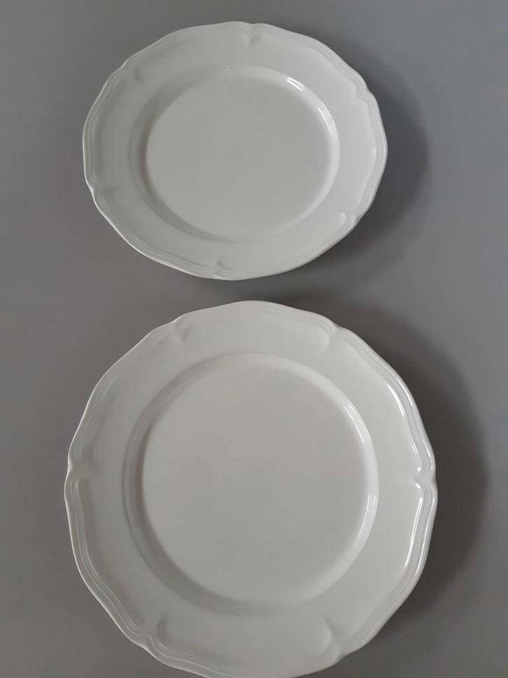 2 Dinerborden 24 cm Villeroy en Boch Manoir, Huis en Inrichting, Keuken | Servies, Zo goed als nieuw, Bord(en), Overige stijlen