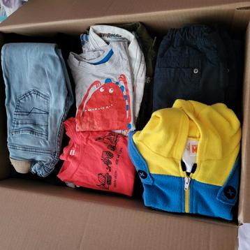 Groot pakket jongenskleding mt 92 t/m 110. 38 stuks beschikbaar voor biedingen