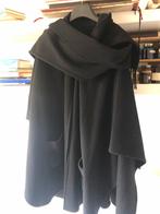 Zwarte wollen cape van Claudia Sträter, Kleding | Dames, Ophalen of Verzenden, Zo goed als nieuw, Maat 46/48 (XL) of groter, Zwart