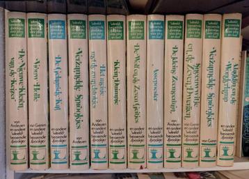 12 boeken.  sprookjes van Grimm en Andersen beschikbaar voor biedingen