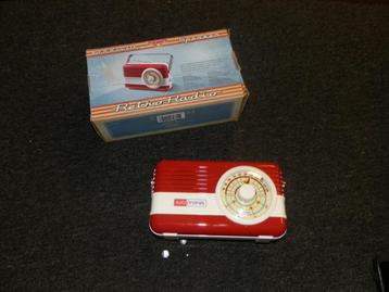 Retro radio rood  beschikbaar voor biedingen