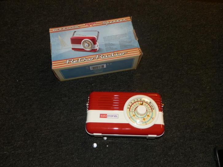Retro radio rood, Audio, Tv en Foto, Radio's, Nieuw, Overige typen, Ophalen of Verzenden