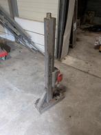 Geleiding voor een diamantboormachine, Ophalen