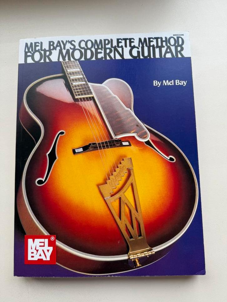 Gitaarlesboek: Complete Method For Modern Guitar (saai!), Muziek en Instrumenten, Bladmuziek, Zo goed als nieuw, Les of Cursus
