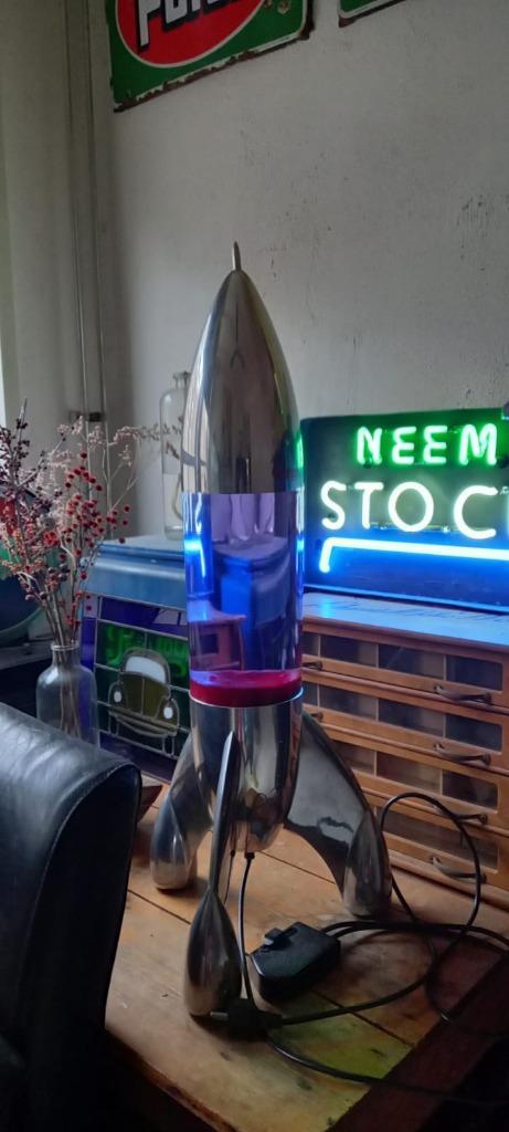 🚀 GEZOCHT Mathmos lavalamp ( LUNAR ) 🚀, Huis en Inrichting, Lampen | Vloerlampen, Zo goed als nieuw, Minder dan 100 cm, Ophalen of Verzenden