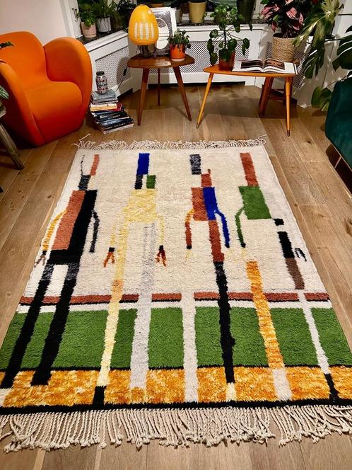 Moroccan Abstract Vintage Mid-Century design Rug, Huis en Inrichting, Stoffering | Tapijten en Kleden, Zo goed als nieuw, 150 tot 200 cm