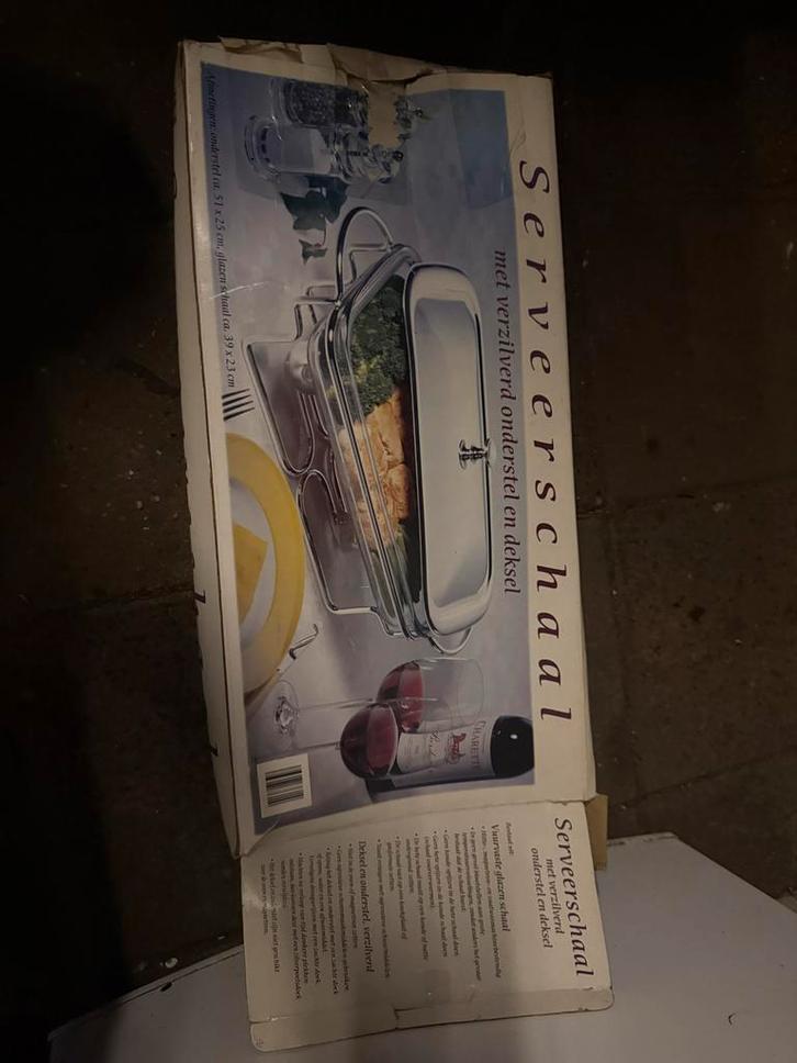 Serveerschaal met verzilverd onderstel en deksel, Huis en Inrichting, Keuken | Keukenbenodigdheden, Gebruikt, Ophalen of Verzenden