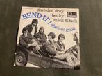 Dave dee dozy beaky bend it! she's so good [318]
