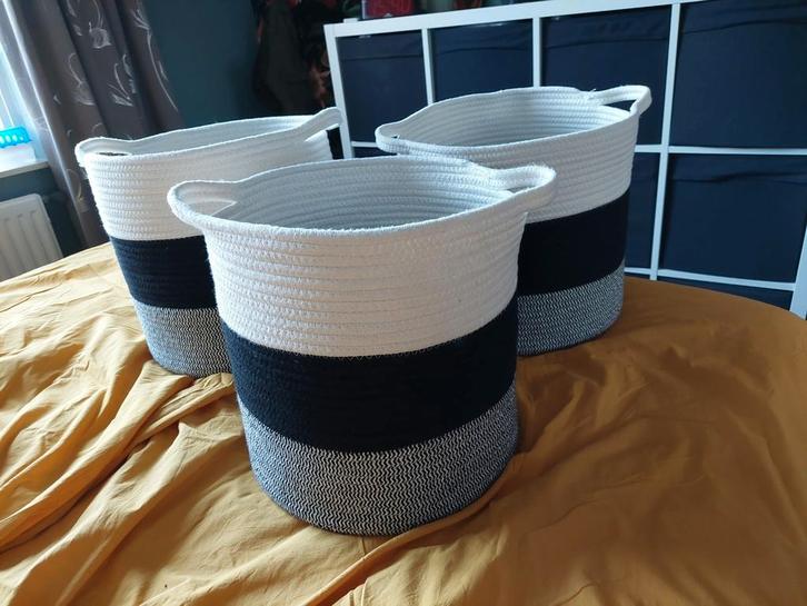 3 mooie grote manden zgan, Huis en Inrichting, Woonaccessoires | Schalen en Manden, Zo goed als nieuw, Mand, Rond, Overige materialen