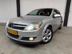 Opel Astra 1.8 Cosmo |orgNL| |Bi-xenon| |Trekhaak|, 125 pk, Gebruikt, Zwart, Origineel Nederlands