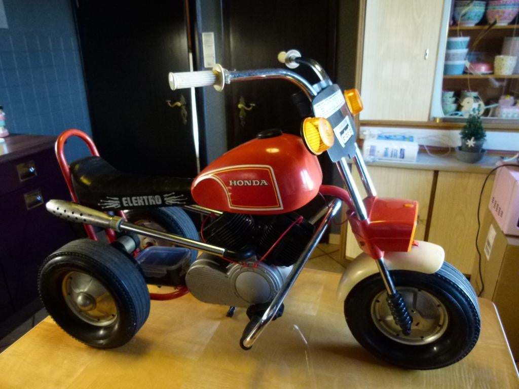 vintage Gégé kindermotor kunststof 6 volt 1975 generatie X, Ophalen, Huis en Inrichting