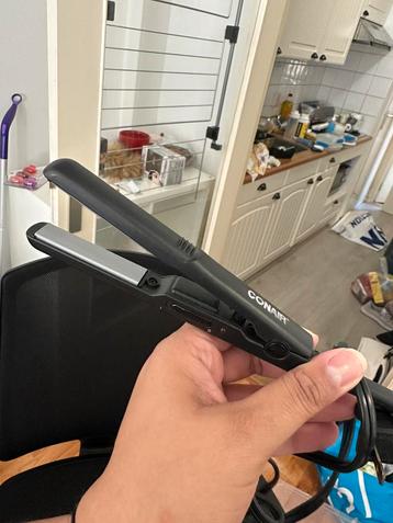 Mini hair straightener - American plug beschikbaar voor biedingen