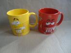 2 M&M mokken RED en YELLOW, WANTED!, Ophalen of Verzenden, Zo goed als nieuw, Gebruiksvoorwerp