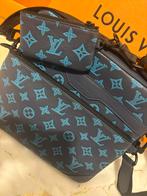 Louis Vuitton Trio Messenger Monogram-embossed calfskin, Sieraden, Tassen en Uiterlijk, Blauw, Zo goed als nieuw, Ophalen, Overige merken