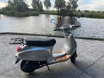 AGM VX50 scooter - 2014 zilver met wijnig KM’s, Gebruikt, Ophalen of Verzenden, Benzine