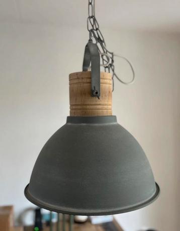 Industriële Houten Lamp beschikbaar voor biedingen