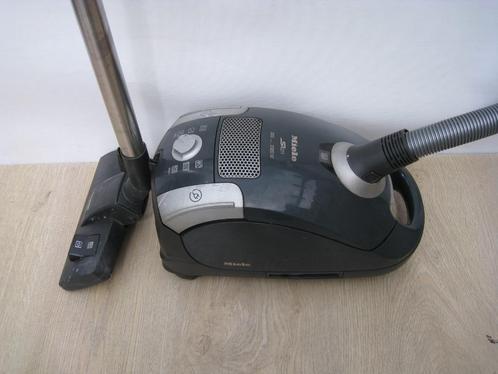 Krachtige Miele S 4211 2000 Watt stofzuiger klein werkt goed, Witgoed en Apparatuur, Stofzuigers, Gebruikt, Stofzuiger, 2000 watt of meer