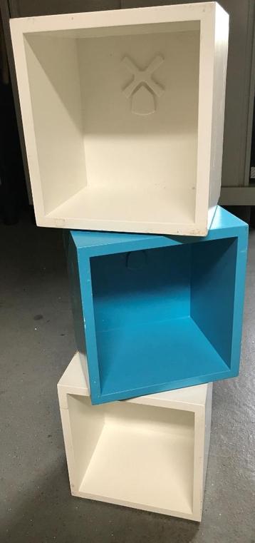 Set mooie Wandkubussen, wandblokken met molen, stapelblokken beschikbaar voor biedingen