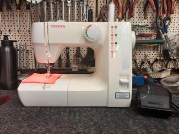 TOYOTA NAAIMACHINE MODEL FSS21 RS SERIE  beschikbaar voor biedingen