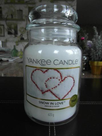 YANKEE CANDLE Geurkaars  "SNOW IN LOVE"  Large Jar. beschikbaar voor biedingen