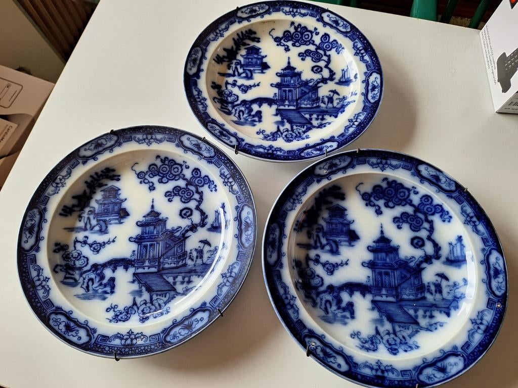 3 borden Hindostan Regout, Ophalen of Verzenden