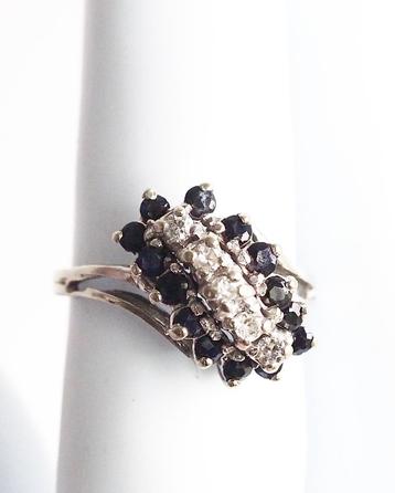 14 krt witgouden ring met diamant en saffier beschikbaar voor biedingen