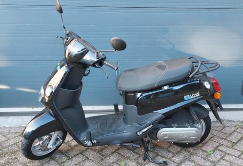 Sym E-Virid in nieuwstaat - 2017, Fietsen en Brommers, Snorfietsen en Snorscooters, Zo goed als nieuw, SYM, Elektrisch, Ophalen