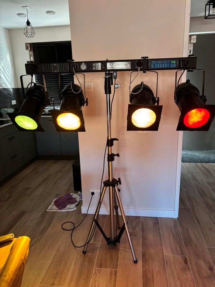 Par 64 long t-bar showbar, Muziek en Instrumenten, Licht en Laser, Zo goed als nieuw, Licht, Ophalen