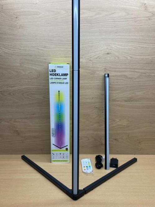 Hoeklamp led 140cm., Huis en Inrichting, Lampen | Vloerlampen, Nieuw, 100 tot 150 cm, Kunststof, Ophalen of Verzenden