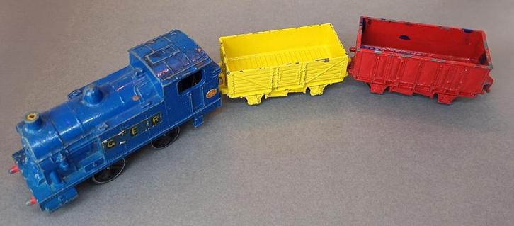 Modeltrein-set met twee wagons - 784 - Dinky Toys, Hobby en Vrije tijd, Modeltreinen | H0, Gebruikt, Wagon, Gelijkstroom, Overige merken