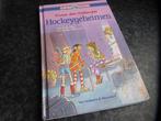 Vivian den Hollander == Hockeygeheimen == AVI m4 == hockey, Boeken, Ophalen of Verzenden, Zo goed als nieuw