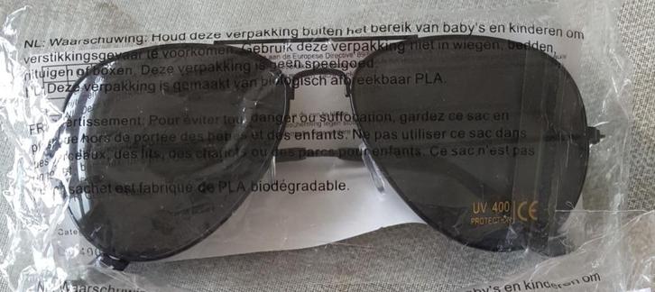 Nieuwe, eenvoudige zwarte (heren) zonnebril - nog in folie, Sieraden, Tassen en Uiterlijk, Zonnebrillen en Brillen | Heren, Nieuw