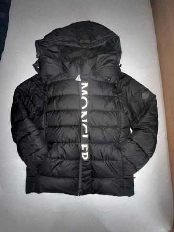 Moncler Ume Puffer beschikbaar voor biedingen