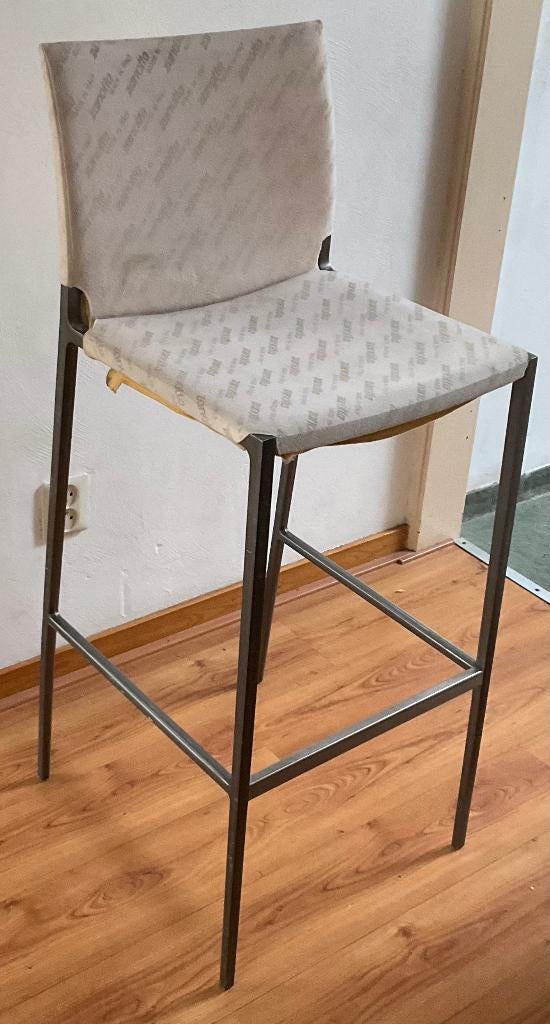 ZANOTTA - Kruk - Design: BARBIERI - Model: Lio, Huis en Inrichting, Ophalen, Gebruikt, Met voetsteun, 60 tot 90 cm