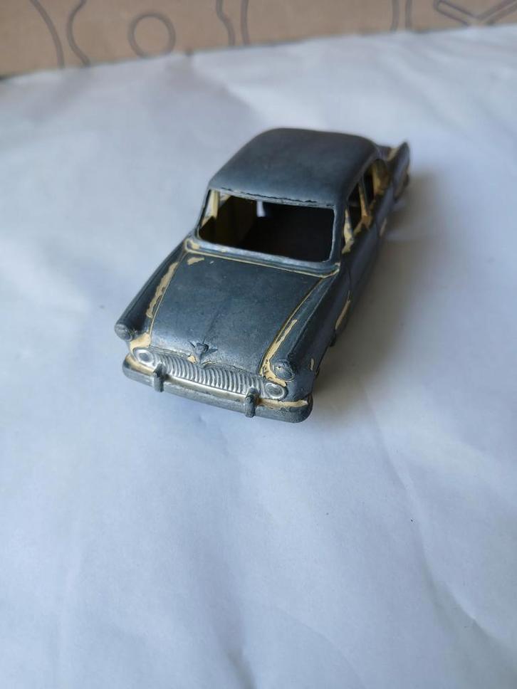 Simca Versailles. Dinky toys France 24Z, Hobby en Vrije tijd, Modelauto's | 1:43, Gebruikt, Auto, Dinky Toys, Ophalen of Verzenden