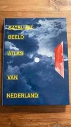 Atlas: satelliet beeld Atlas van Nederland, Ophalen of Verzenden, Zo goed als nieuw, Nederland