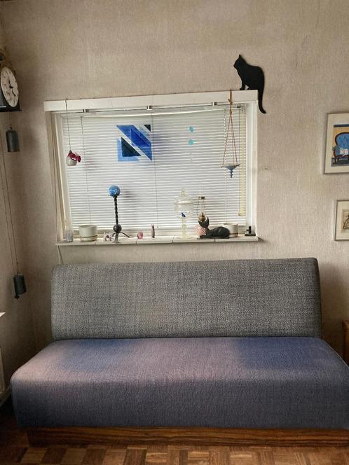 Originele en zeldzaam jaren 50 divan bank met binnenvering, Antiek en Kunst, Antiek | Meubels | Stoelen en Banken, Ophalen of Verzenden