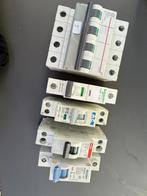 Aardlekschakelaars - 16A, 20A, 25A & 3-fase, Doe-het-zelf en Verbouw, Ophalen of Verzenden, Gebruikt, Schakelaar