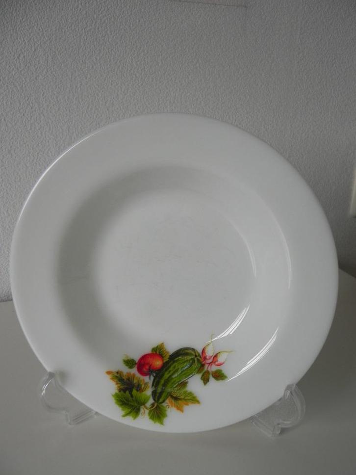 JAJ pyrex diepe borden met groentemotief - vintage, Huis en Inrichting, Keuken | Servies, Gebruikt, Bord(en), Glas, Ophalen