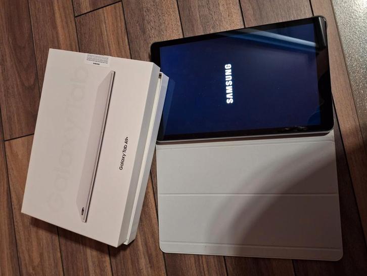 Samsung Galaxy Tab inclusief bijbehorend samsung hoes, Computers en Software, Android Tablets, Zo goed als nieuw, 10 inch, 64 GB