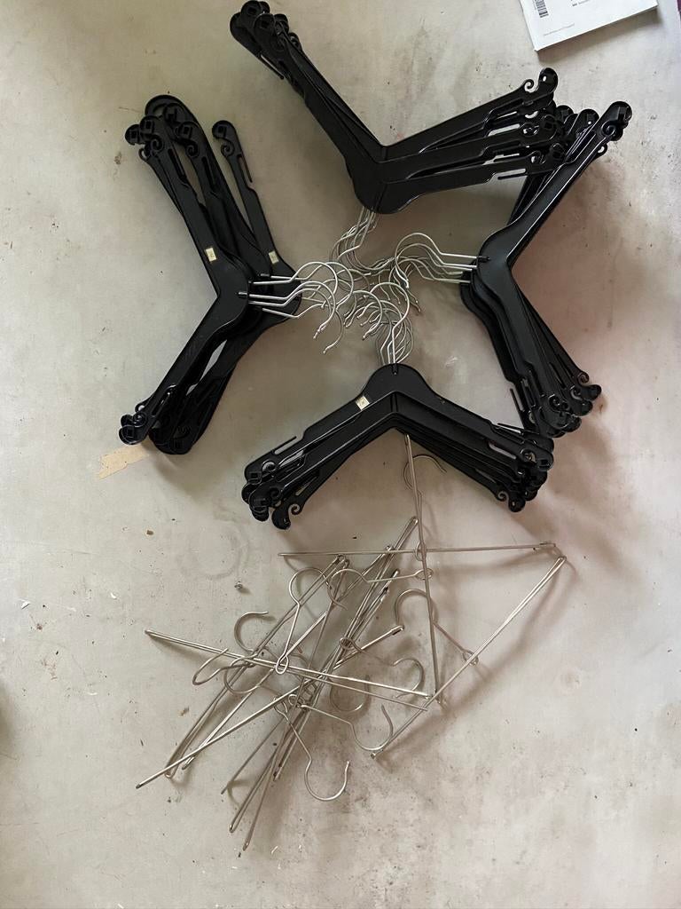 42 Kinder kleding hangers 23 cent per stuk, Ophalen of Verzenden, Zo goed als nieuw, Hout