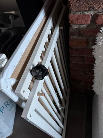 Baby box wit op wielen beschikbaar voor biedingen