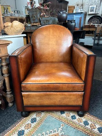 Schapenleder fauteuil Carlotte antiek en brocante beschikbaar voor biedingen