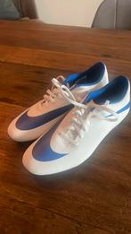 Nike voetbal schoenen maat 41, Sport en Fitness, Voetbal, Schoenen, Zo goed als nieuw, Ophalen